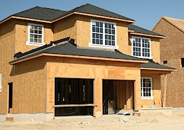 Homebuilders lose confidence in March, but place faith in strong spring