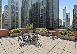 Luxury listing: Midtown one-bedroom off 5th Ave.