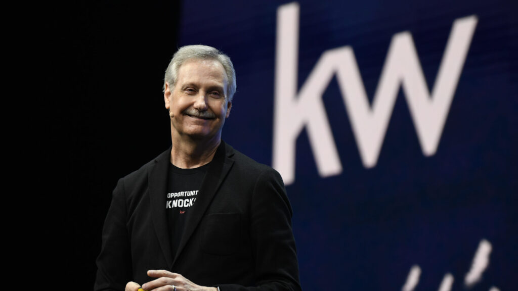 Keller Williams retreats on profit sharing cuts for defecting agents