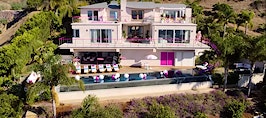 12 bedrooms and 21 bathrooms: Bel-Air mega-mansion sells for $94 million