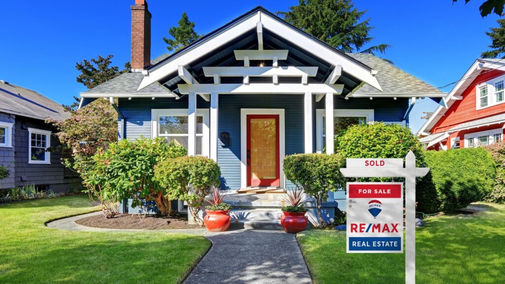 RE/MAX Holdings to lay off 7% of staff by end of September