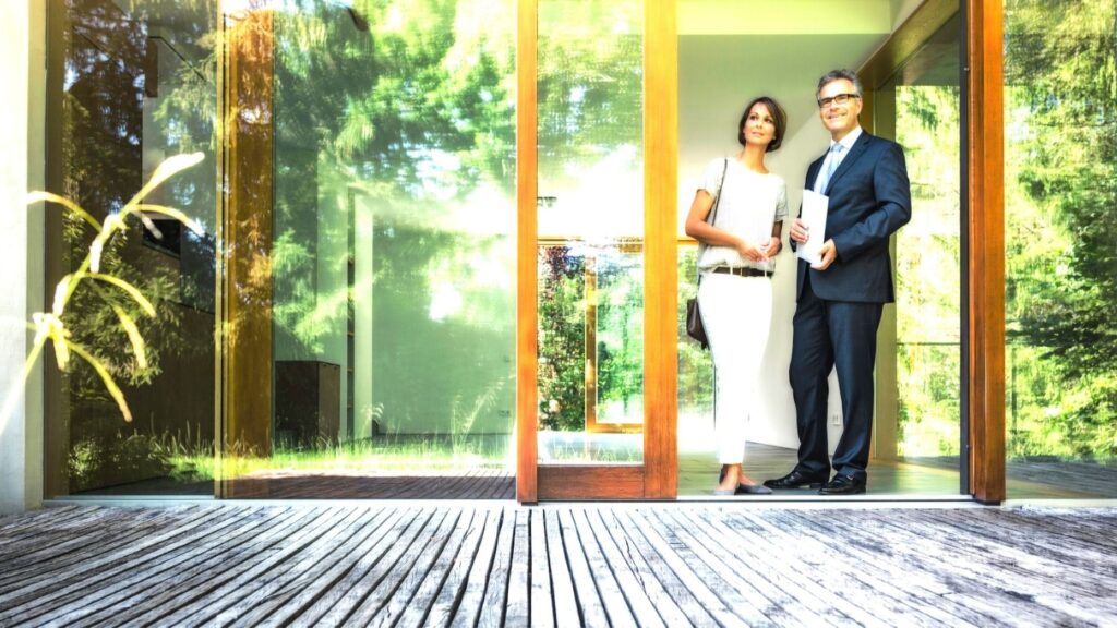 Don’t alienate buyers! 10 in-person showing turnoffs 