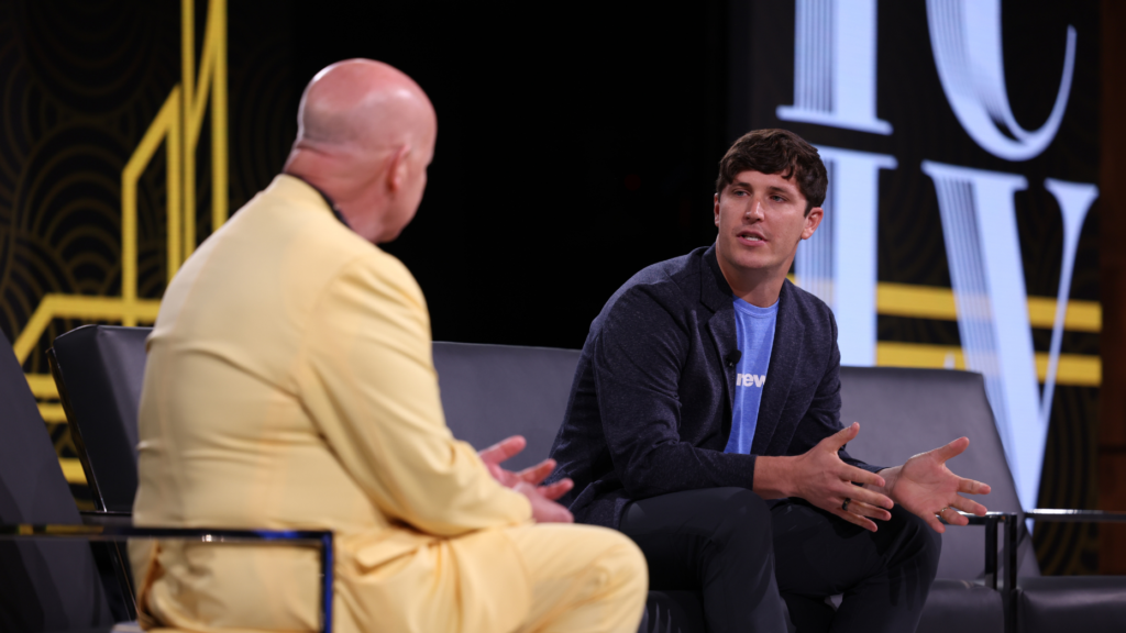 Homeward cuts 25% of staff in second round of layoffs