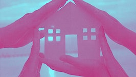 Do charitable connections help agents sell homes?