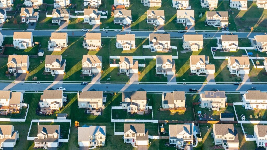 Home prices surge to 'near all-time highs' amid rising mortgage rates