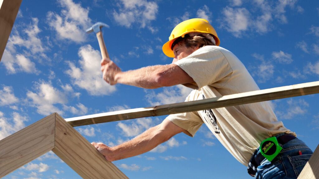 Homebuilder confidence tanks as mortgage rates rise