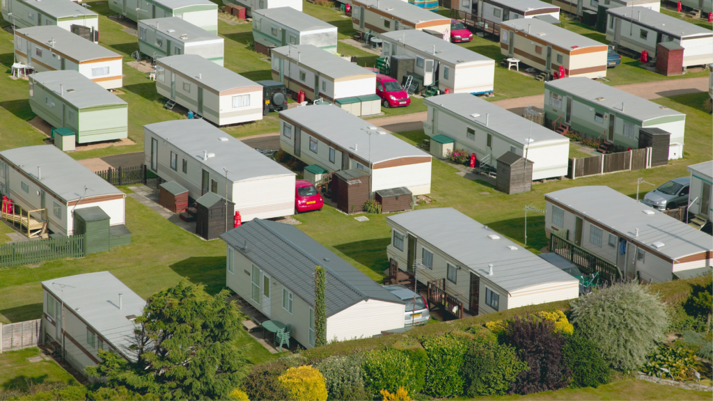 9 pros and cons: Are mobile home parks a smart investment in 2023?