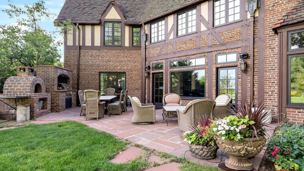 Get a taste of 10 outdoor kitchen trends for spring