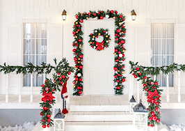 Top 11 reasons homeowners should sell during the holidays
