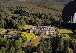 Bob Dylan parts with Scottish estate for $5.3M