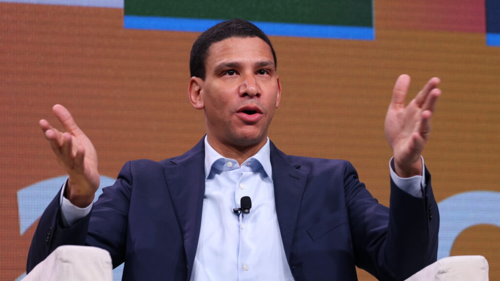 Compass CEO Robert Reffkin comes out in favor of Homes.com