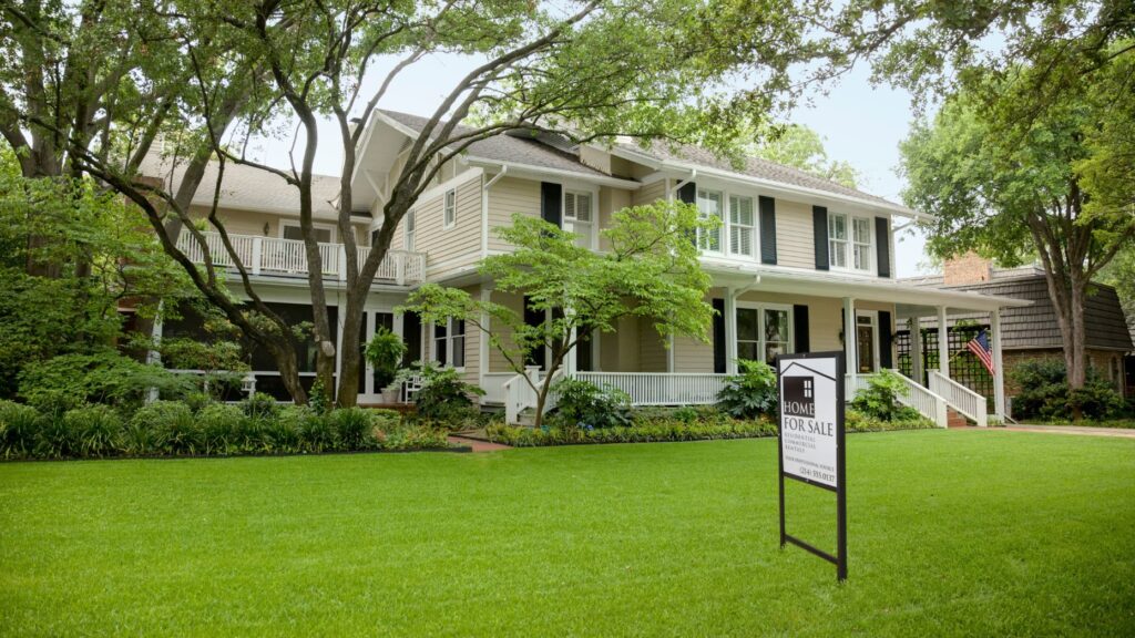 Homebuyers rush to lock as mortgage rates hit new 2024 highs