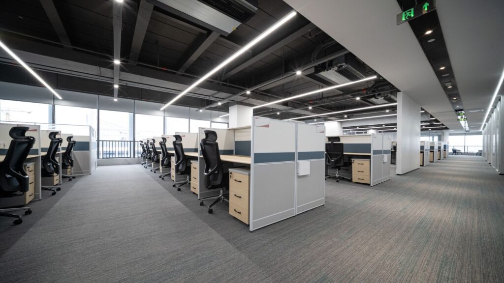 NYCB's surprise $2.7B Q4 loss rekindles regional bank fears