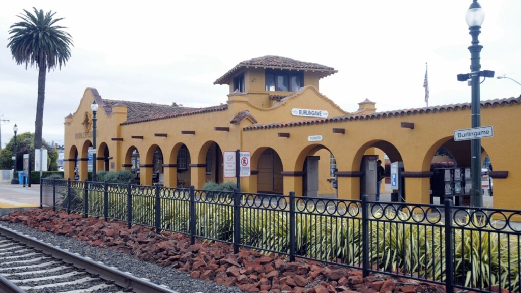 Bay Area rail workers allegedly built secret apartments in train stations