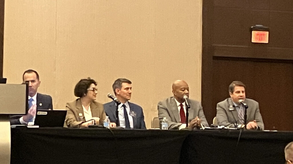 What should I tell clients? Question leads to free-for-all at NAR midyear